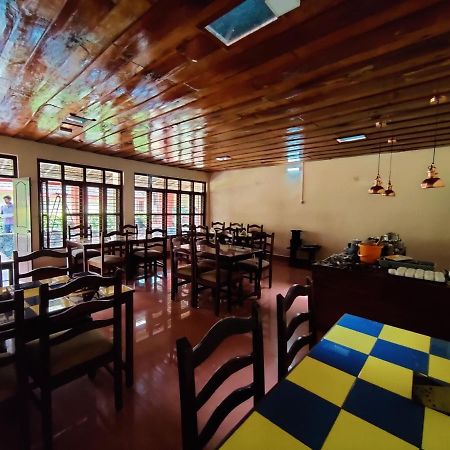 Hotel Samrat Джабалпур Екстериор снимка