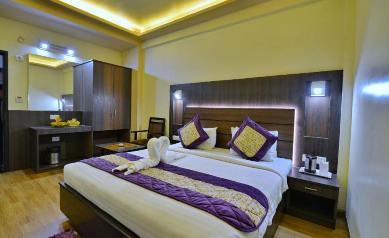 Hotel Samrat Джабалпур Екстериор снимка