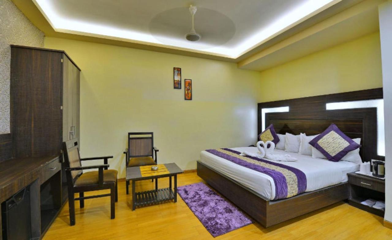 Hotel Samrat Джабалпур Екстериор снимка