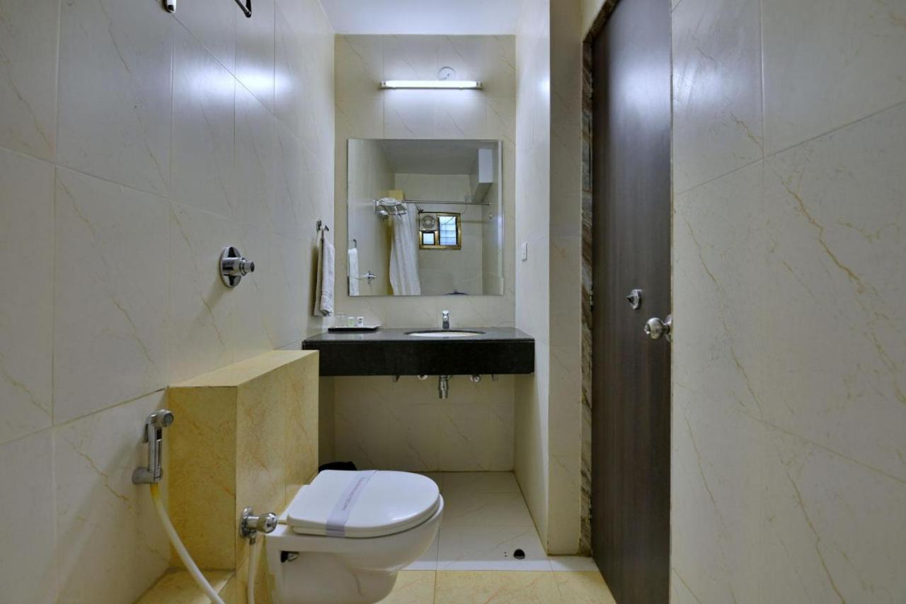 Hotel Samrat Джабалпур Екстериор снимка