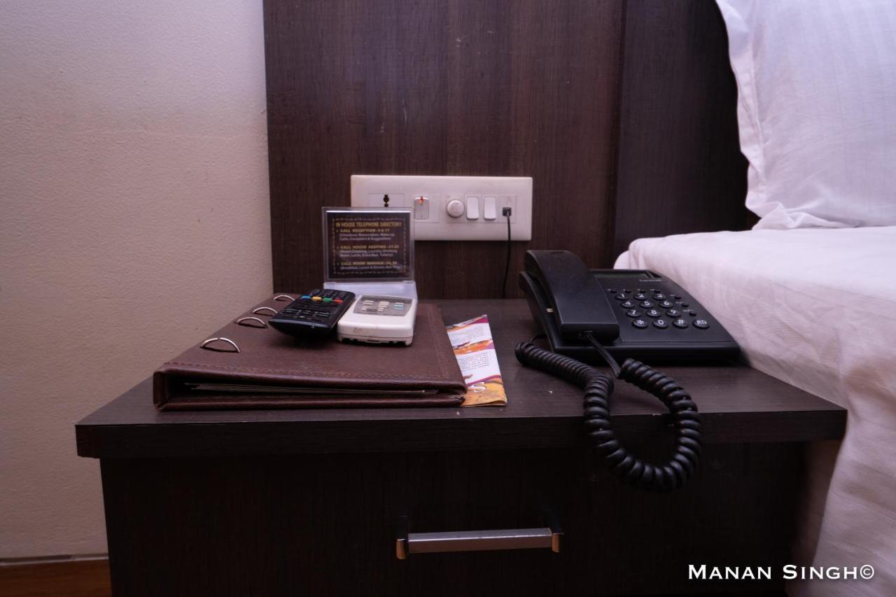 Hotel Samrat Джабалпур Екстериор снимка