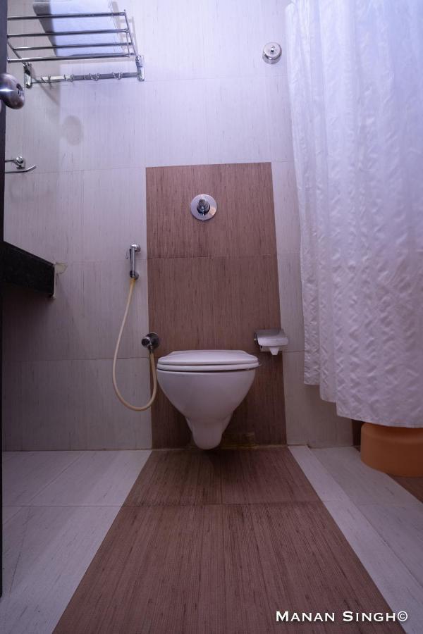 Hotel Samrat Джабалпур Екстериор снимка